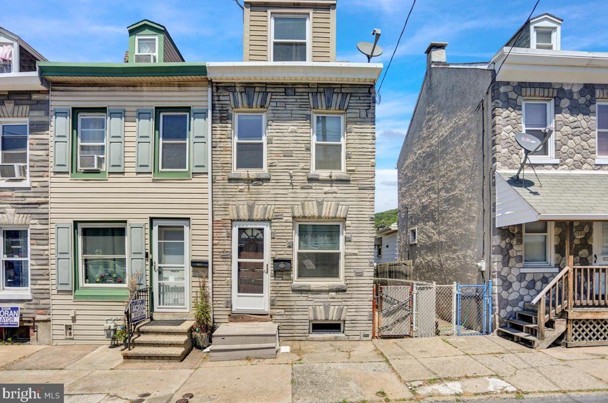 1319 Cotton St, Reading, PA 19602-2113