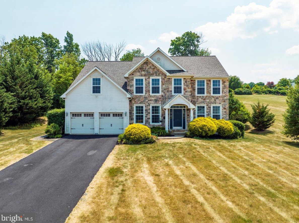 146 Herington Dr, Reading, PA 19608-9052