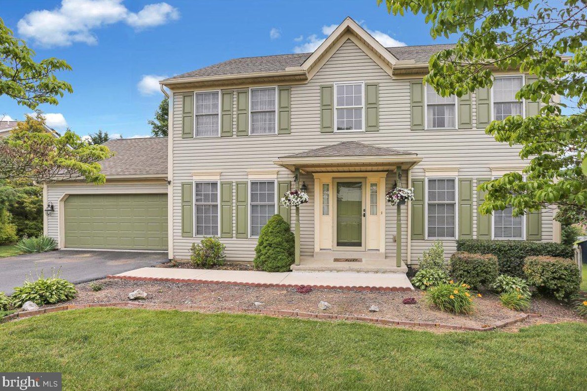 318 Dogwood Ln, Womelsdorf, PA 19567