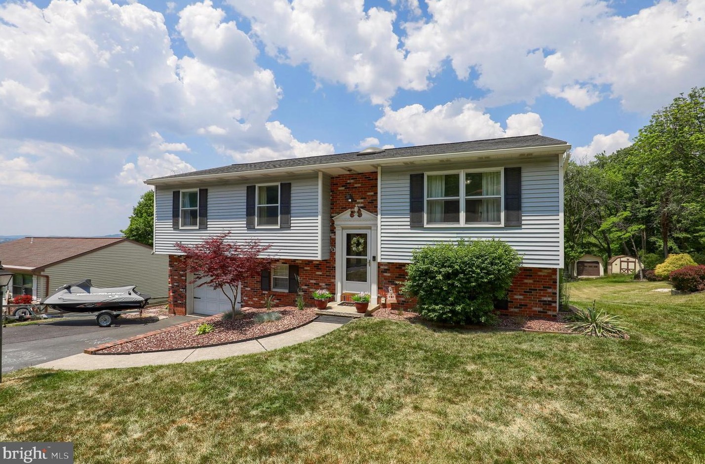 2103 Duke St, Reading, PA 19605-2262