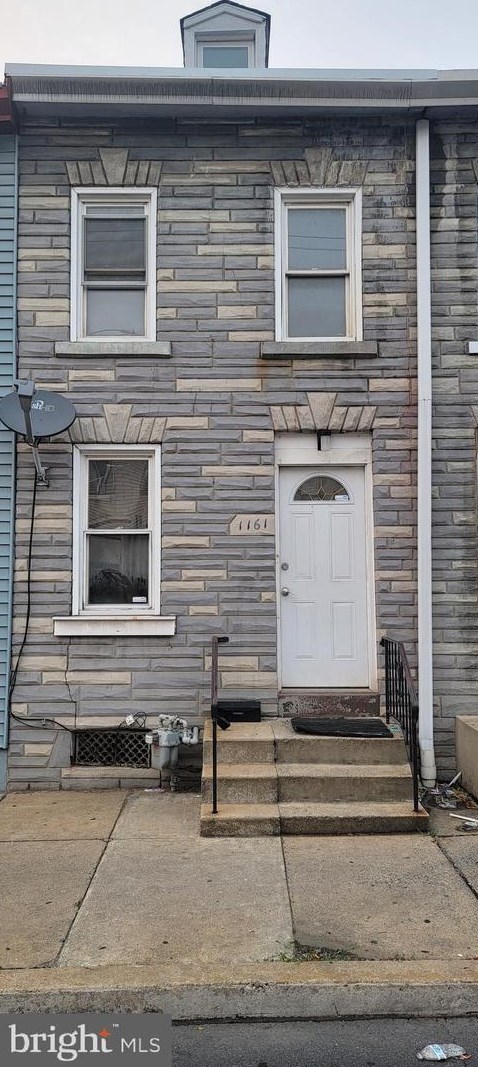 1161 Cotton St, Reading, PA 19602-2059