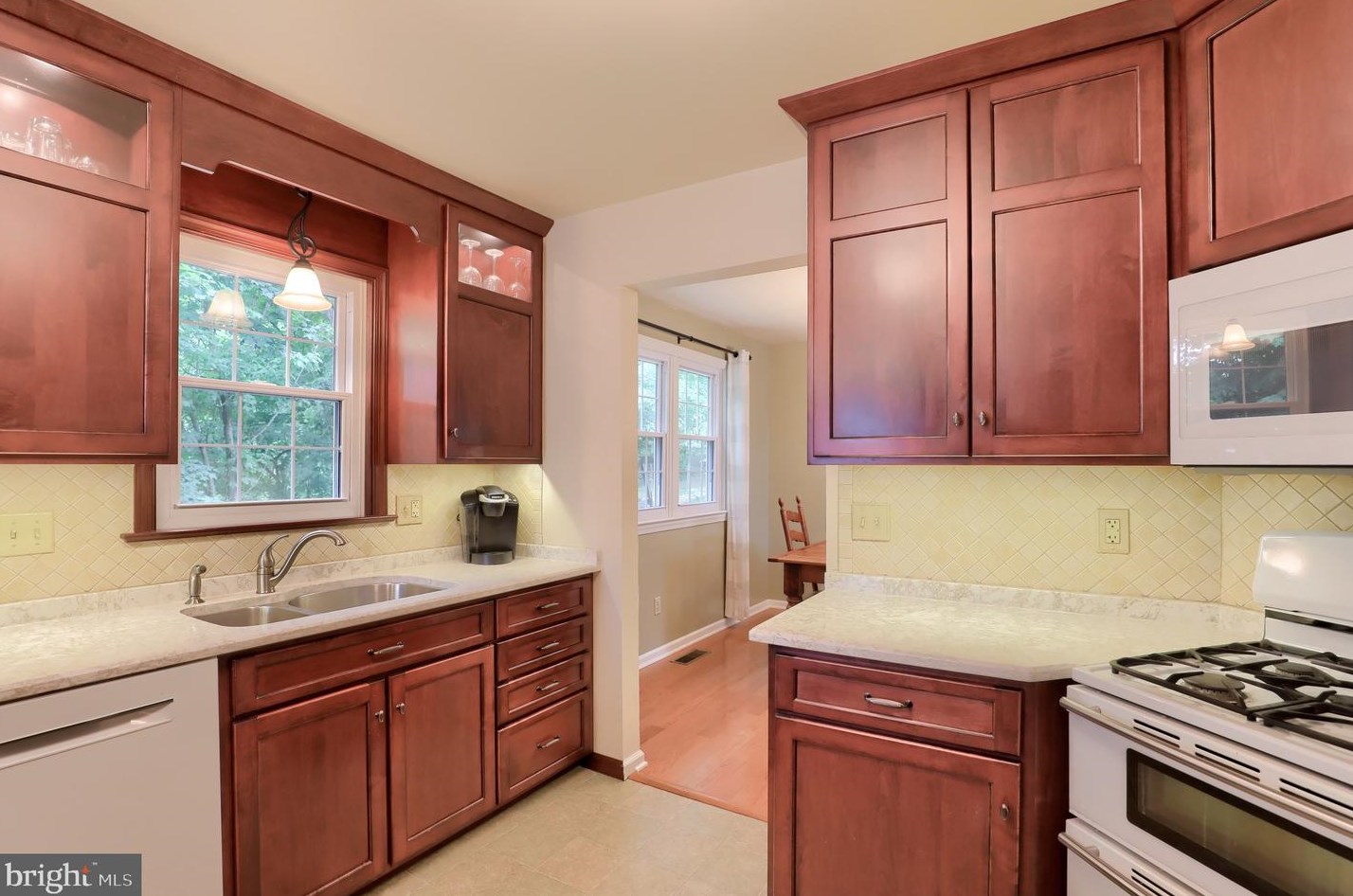 301 Ivy Ln, Douglassville PA  19518-1134 exterior