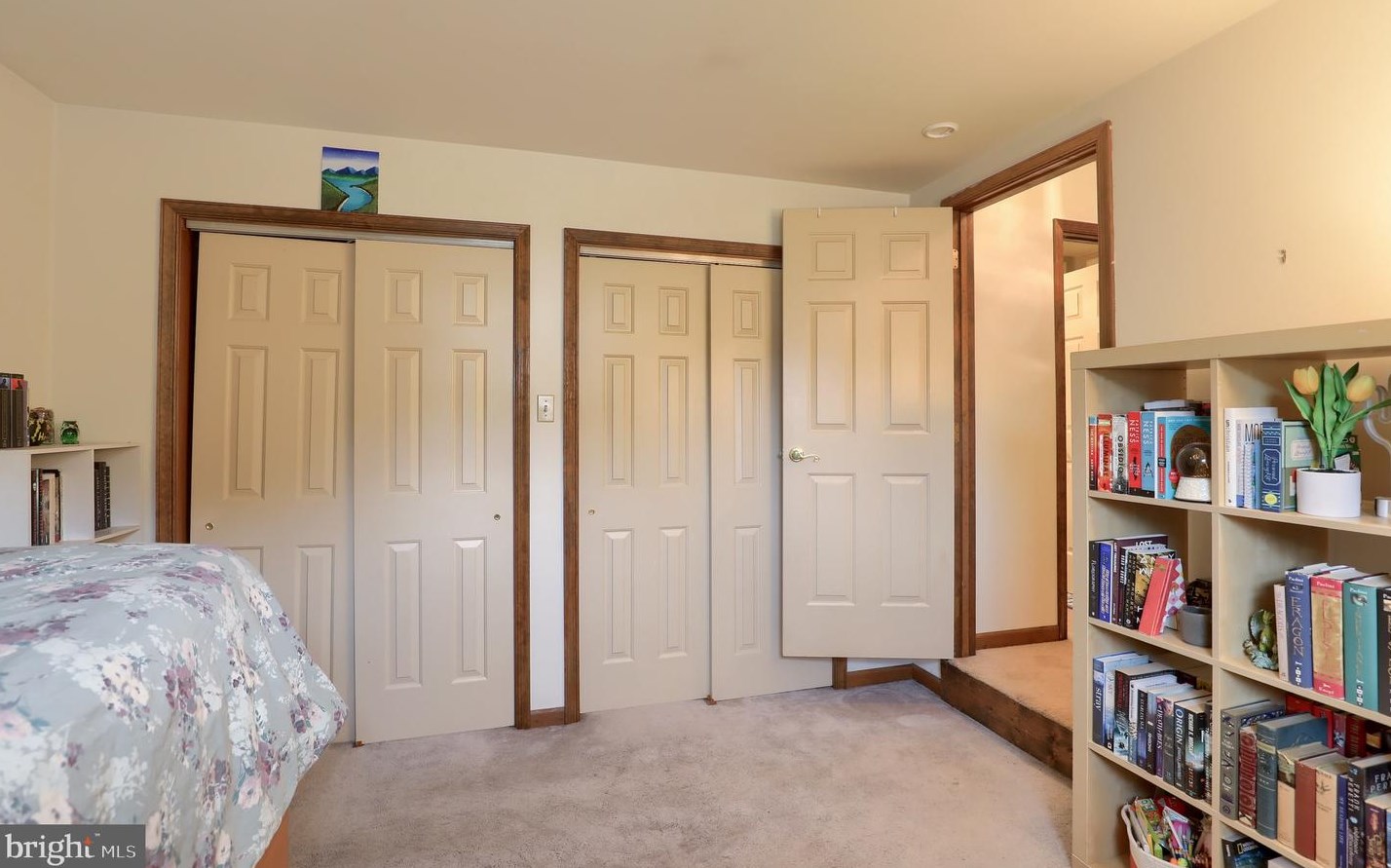 301 Ivy Ln, Douglassville PA  19518-1134 exterior