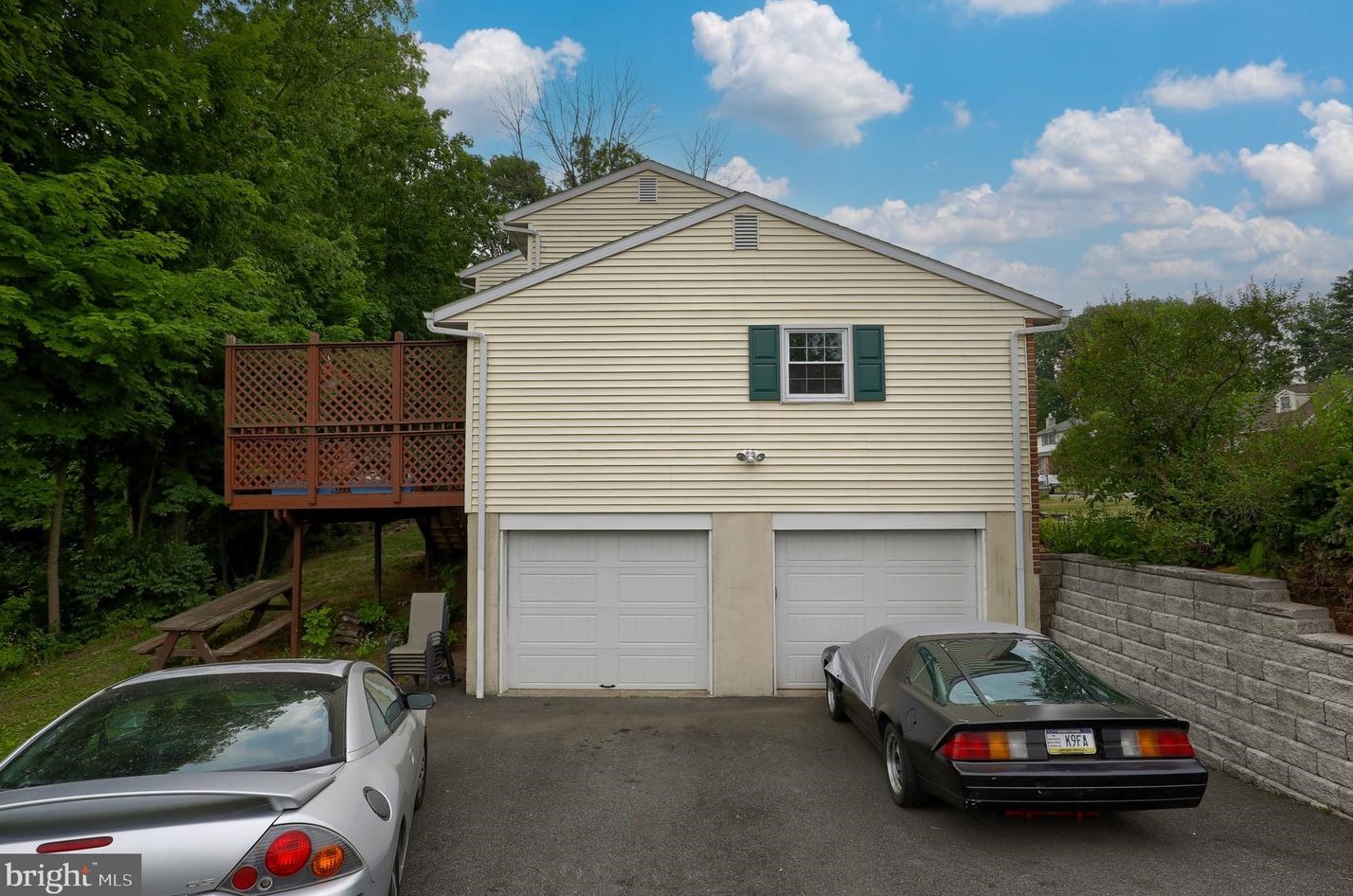 301 Ivy Ln, Douglassville PA  19518-1135 exterior