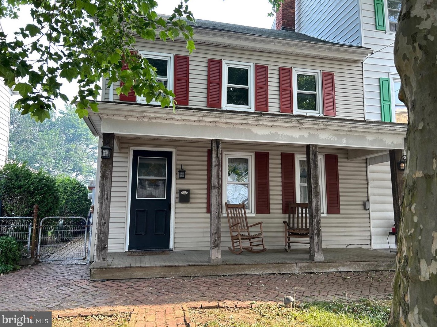 89 Main St, Womelsdorf, PA 19567-1612