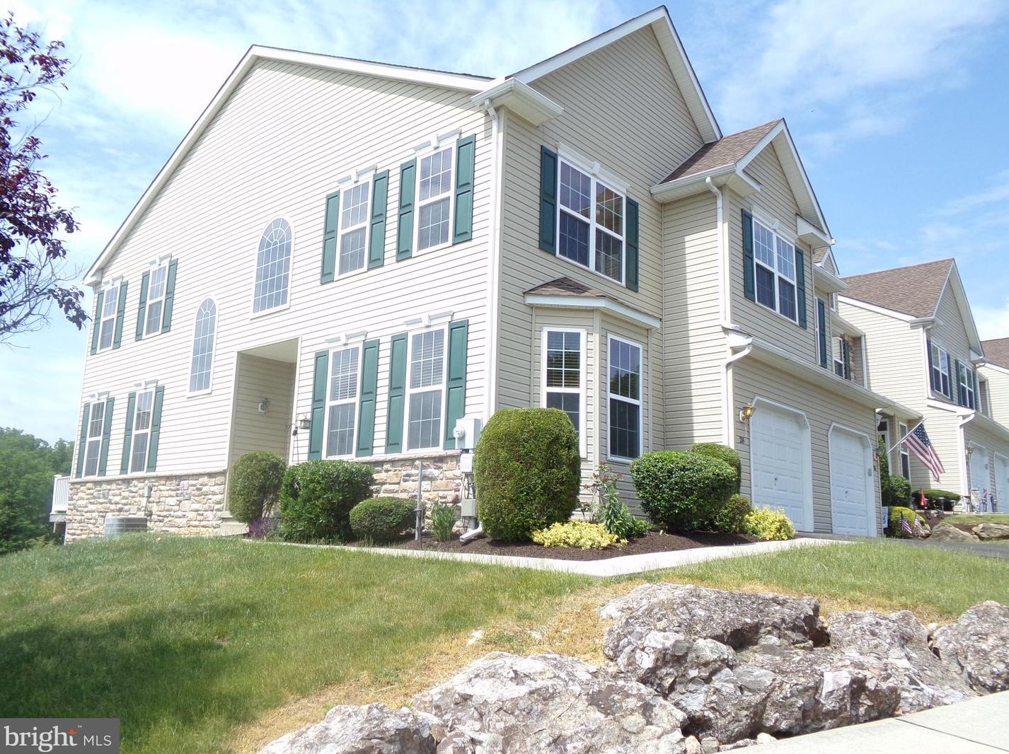 28 Emily Ct, Reading, PA 19606-9089