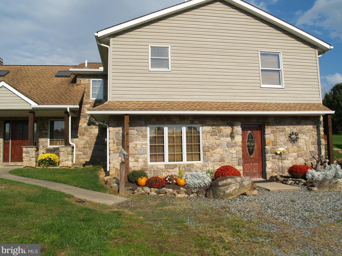 151 Bitting Rd, Alburtis, PA 18011-2108