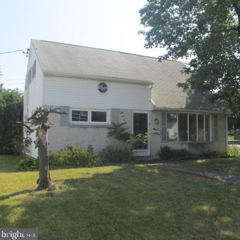 5101 Leesport Ave, Spring Valley, PA 19560
