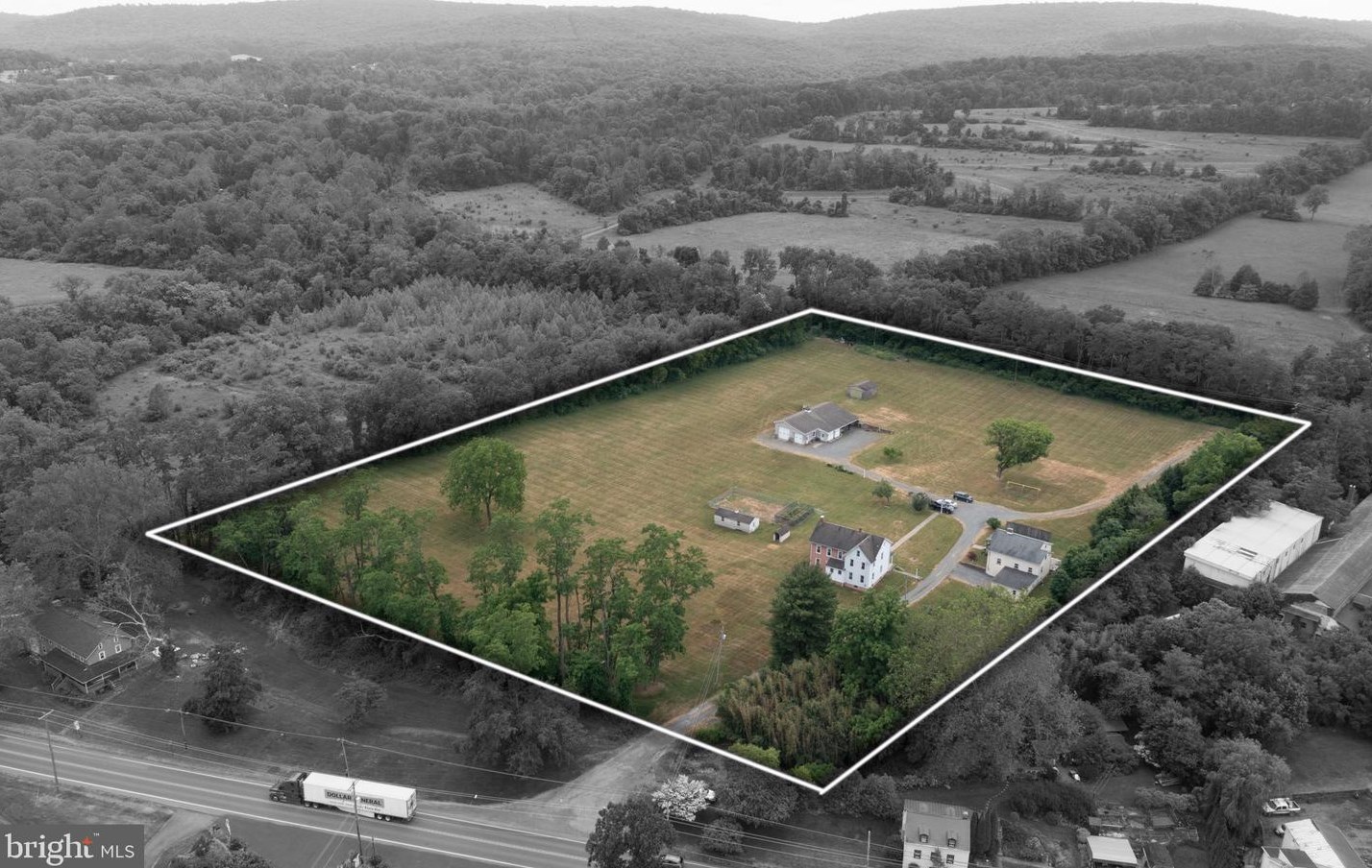 1400 E Main St, Douglassville, PA 19518