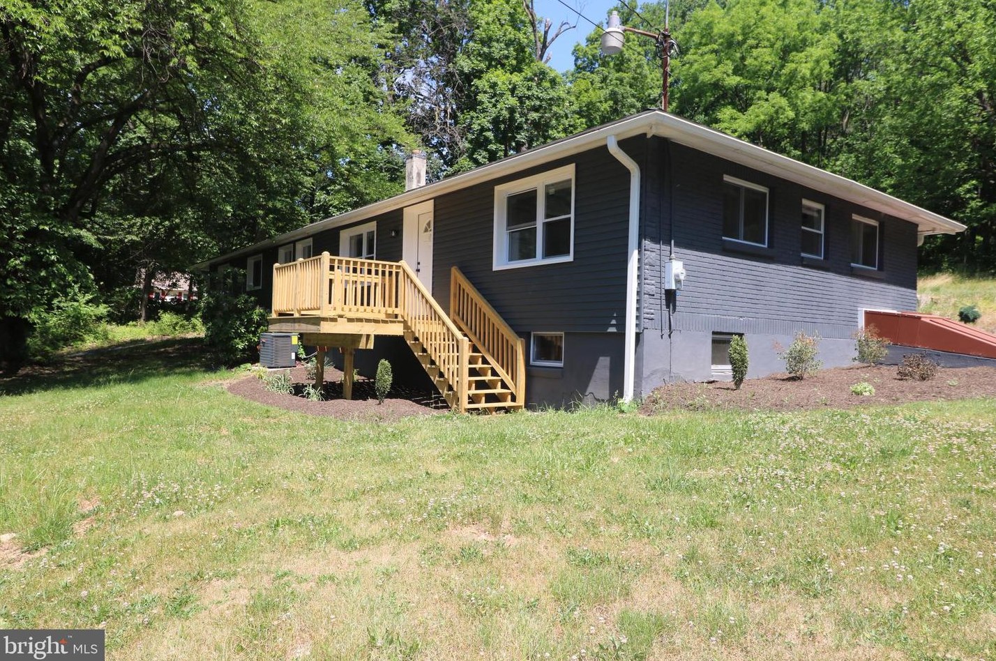 250 Spies Church Rd, Reading, PA 19606-9318