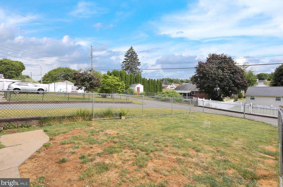 2054 Cleveland Ave, Reading PA  19609-2004 exterior