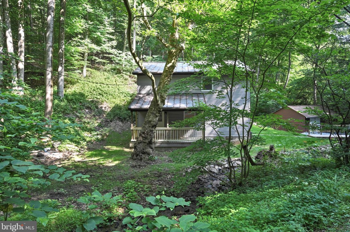 291 Hunters Rd, Hummels Store, PA 19540-8457