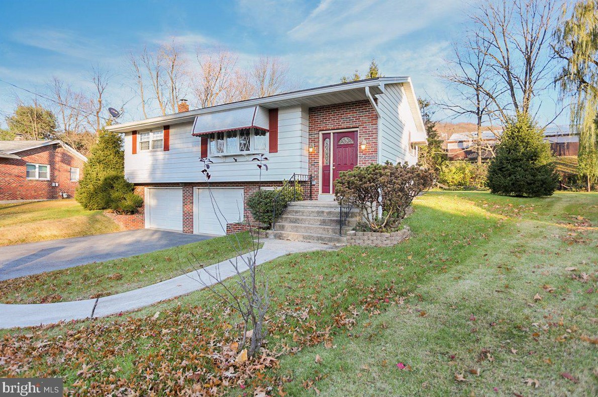 1809 Scindo Ct, Reading, PA 19604