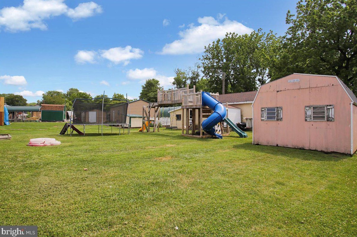322 Chestnut St, Mertztown PA  19539-8759 exterior
