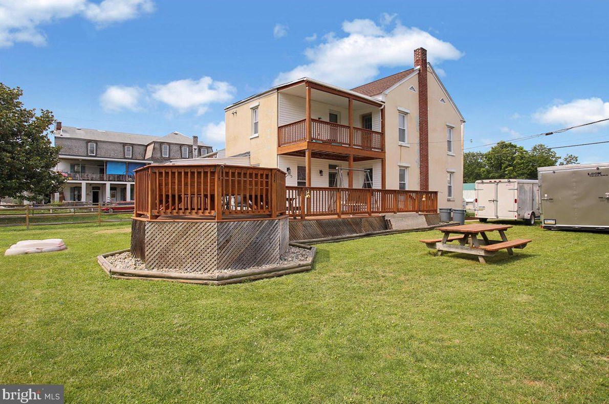 322 Chestnut St, Mertztown PA  19539-8759 exterior