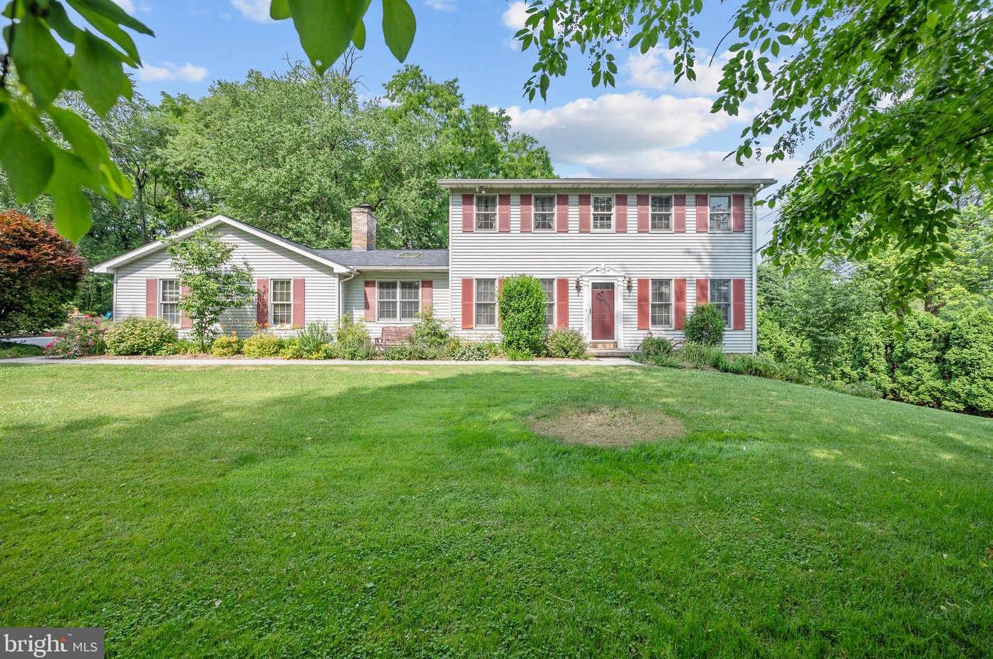 21 Clearview Dr, Mertztown, PA 19539-8735