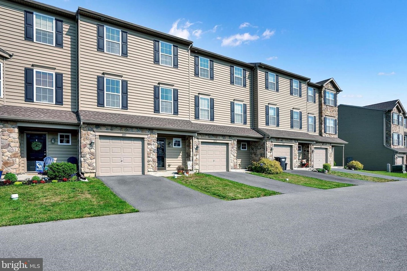 2013 Crown Mill Dr, Centre, PA 19541