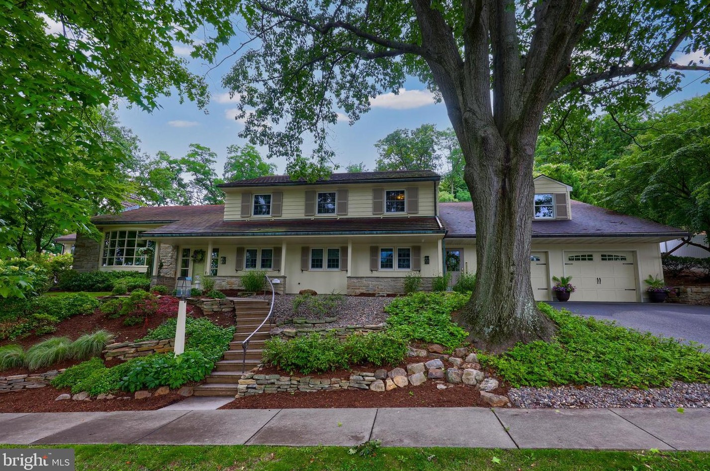 345 Pennsylvania Ave, Reading, PA 19606-9062