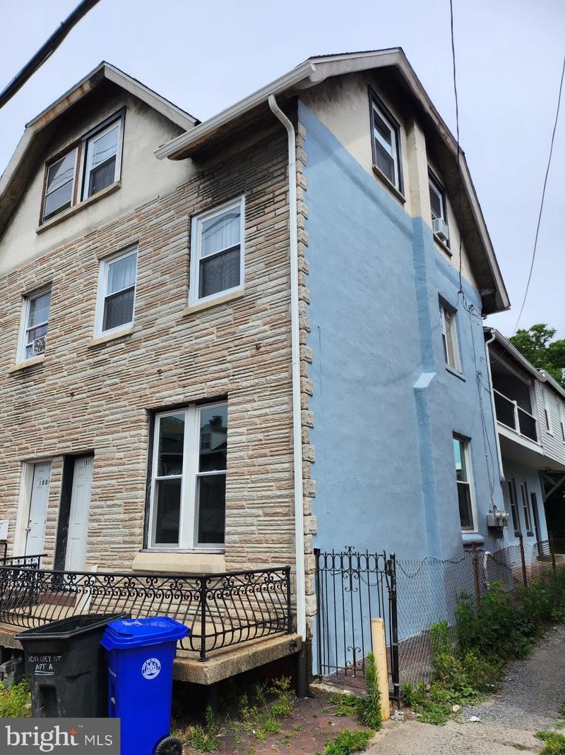 1011 Oley St, Reading, PA 19604