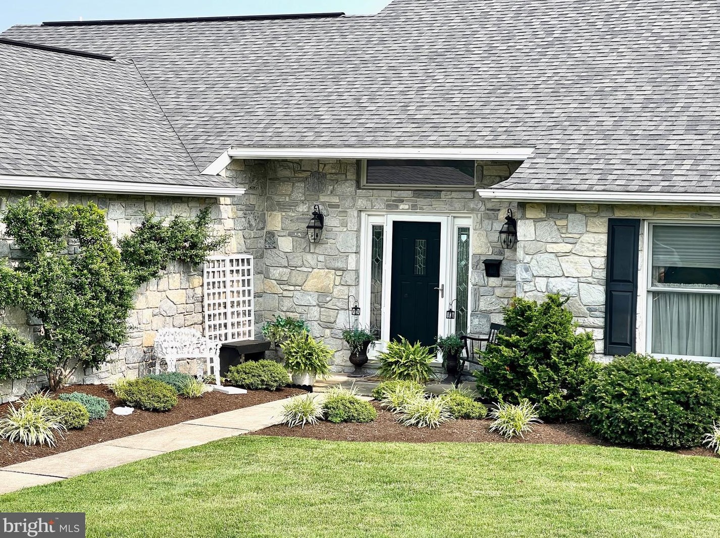 19 Crossgate Ln, Robesonia, PA 19551-9546