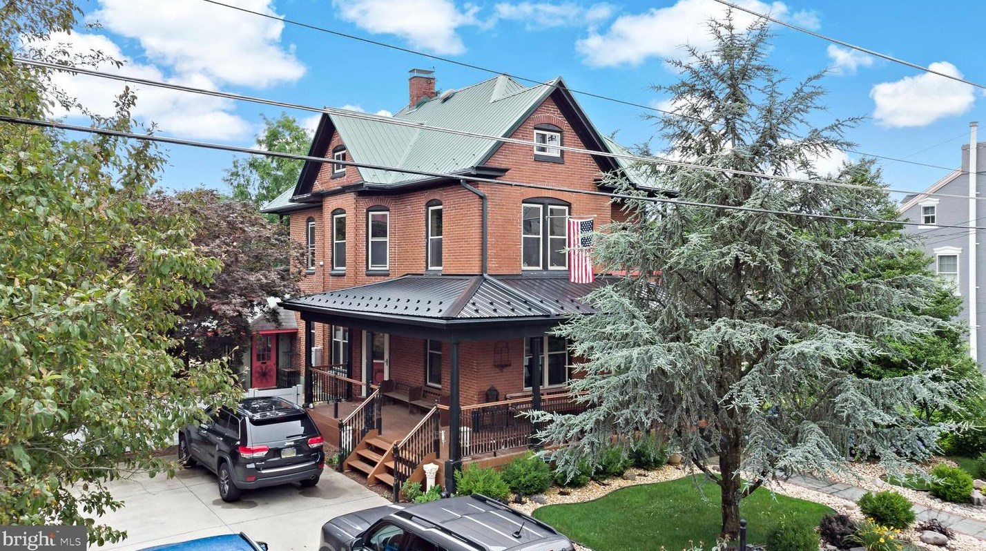 22 Old Bowers Rd, Mertztown, PA 19539-9620
