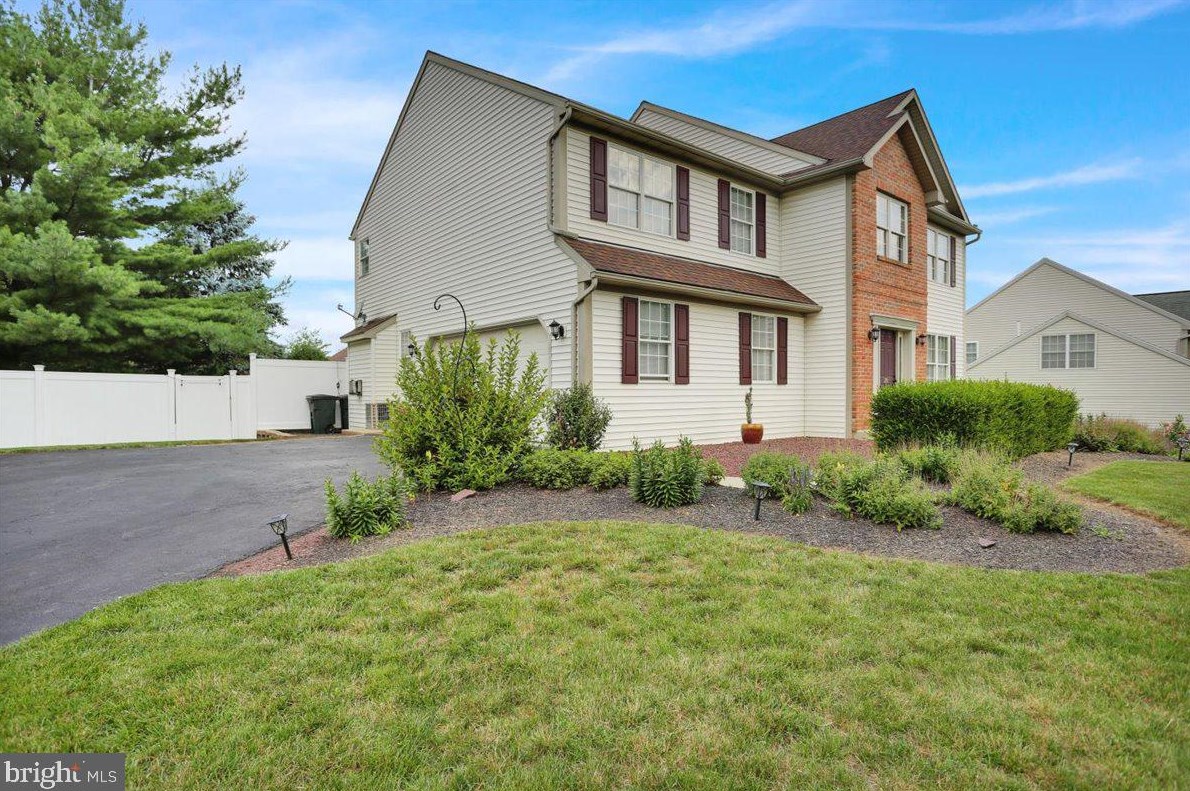 28 Colorado Ave, Reading, PA 19608-9733