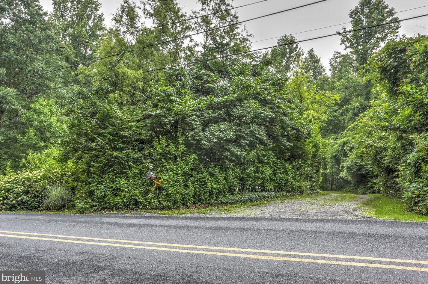 1260 Maple Grv Rd, Hummels Store PA 19540-8845 exterior