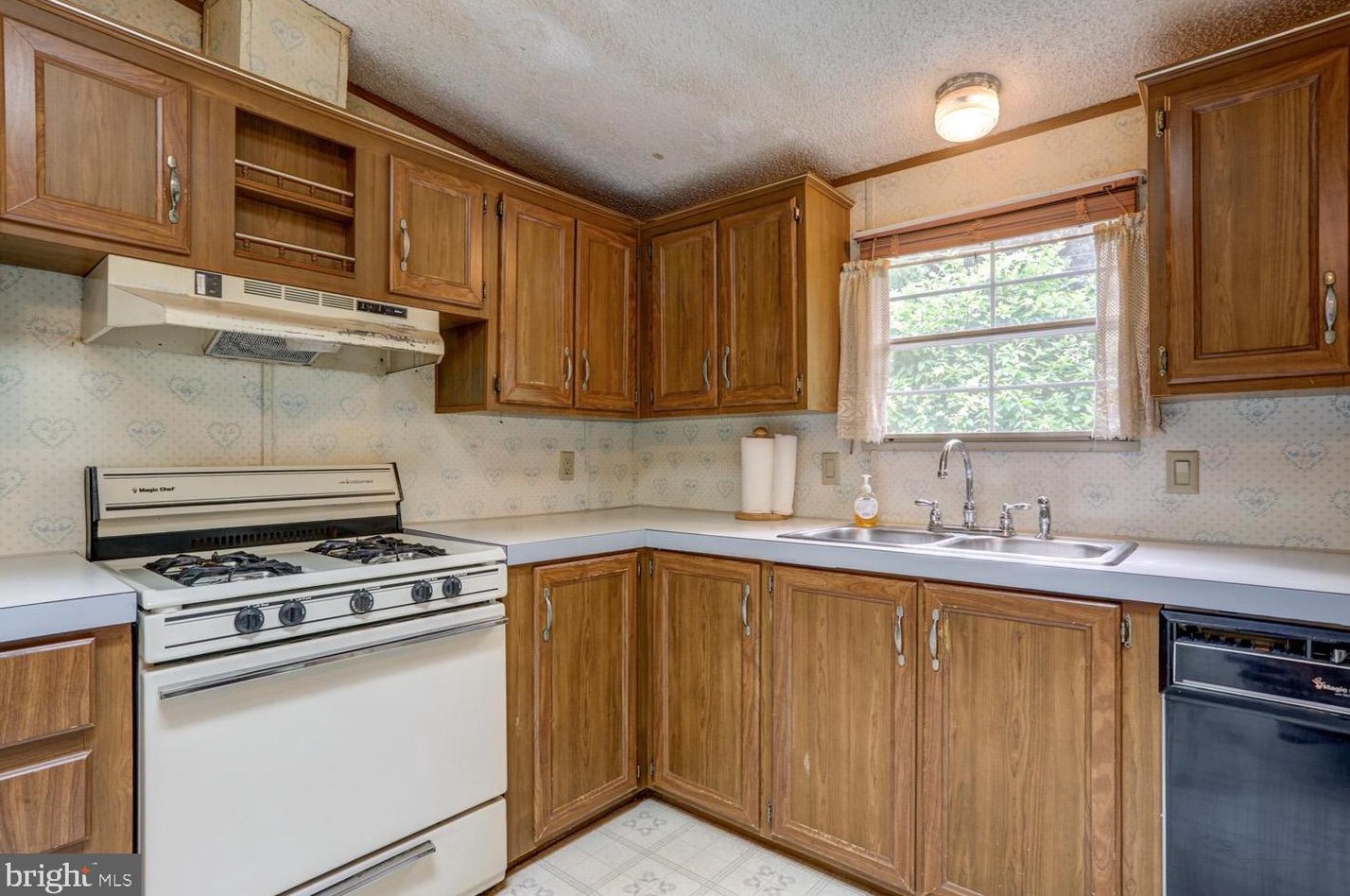 1260 Maple Grv Rd, Hummels Store PA 19540-8845 exterior