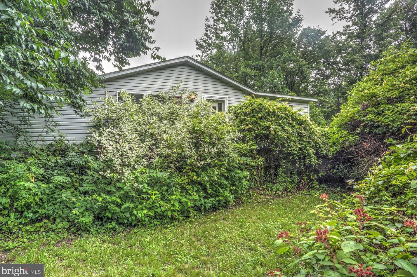1260 Maple Grove Rd, Hummels Store, PA 19540-7757