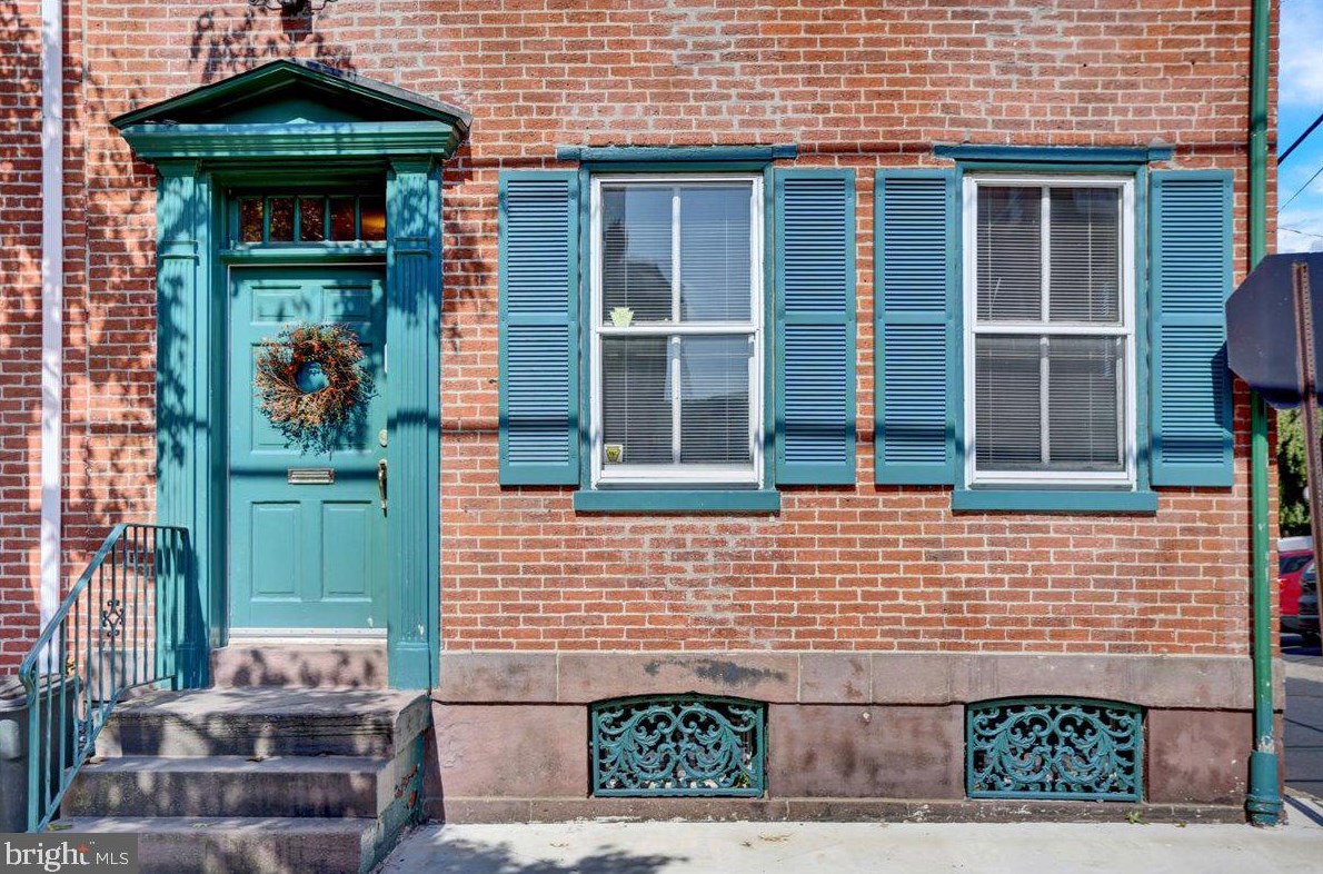 521 Elm St, Reading PA  19601-3305 exterior