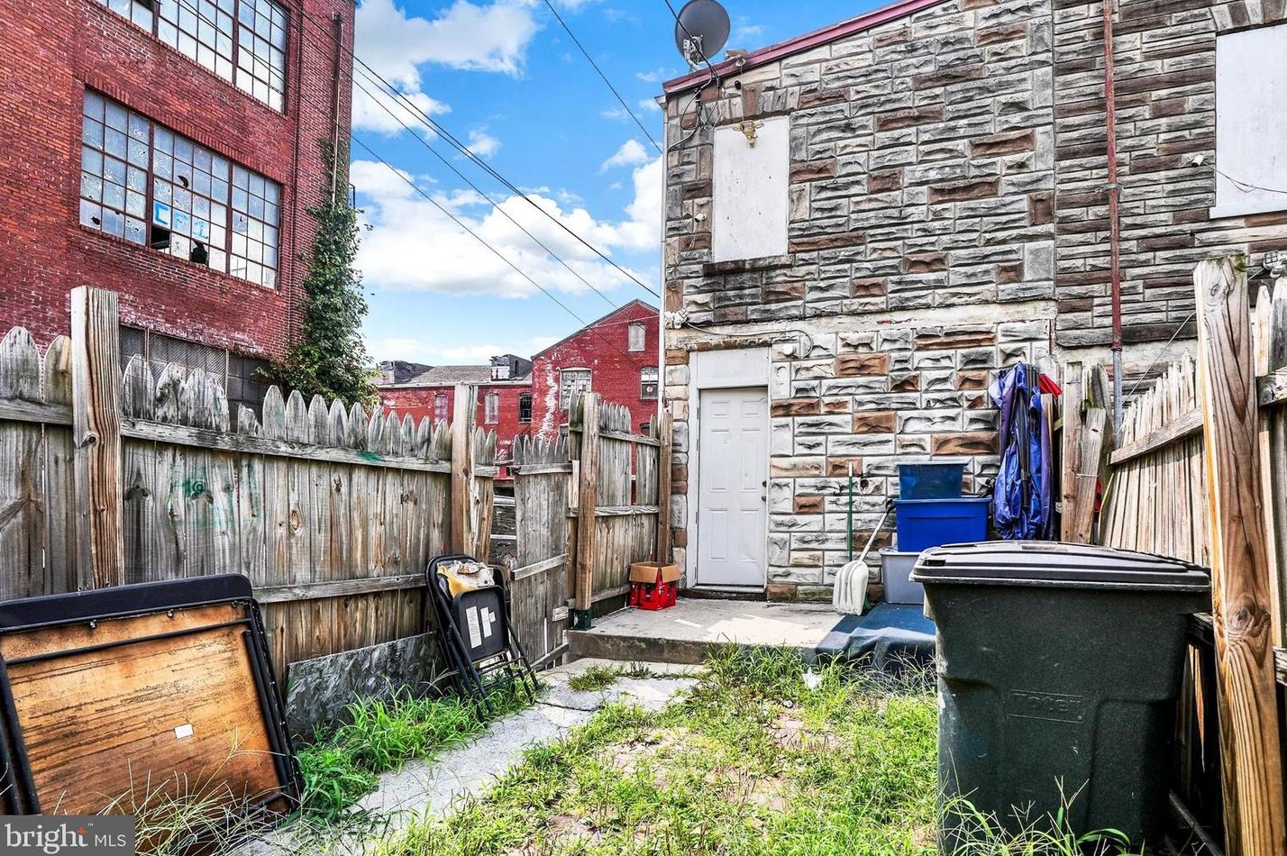 237 Hudson St, Reading PA  19601-2734 exterior