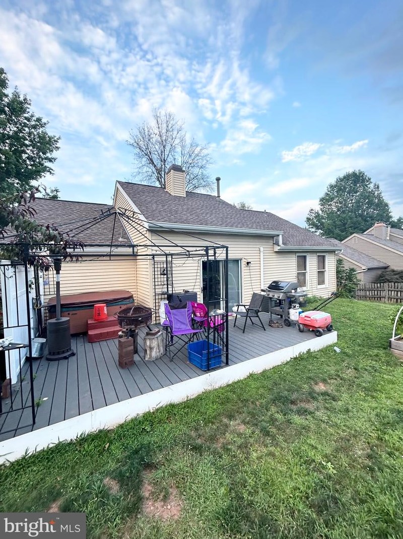 1023 Rill Rd, Reading, PA 19606-3537