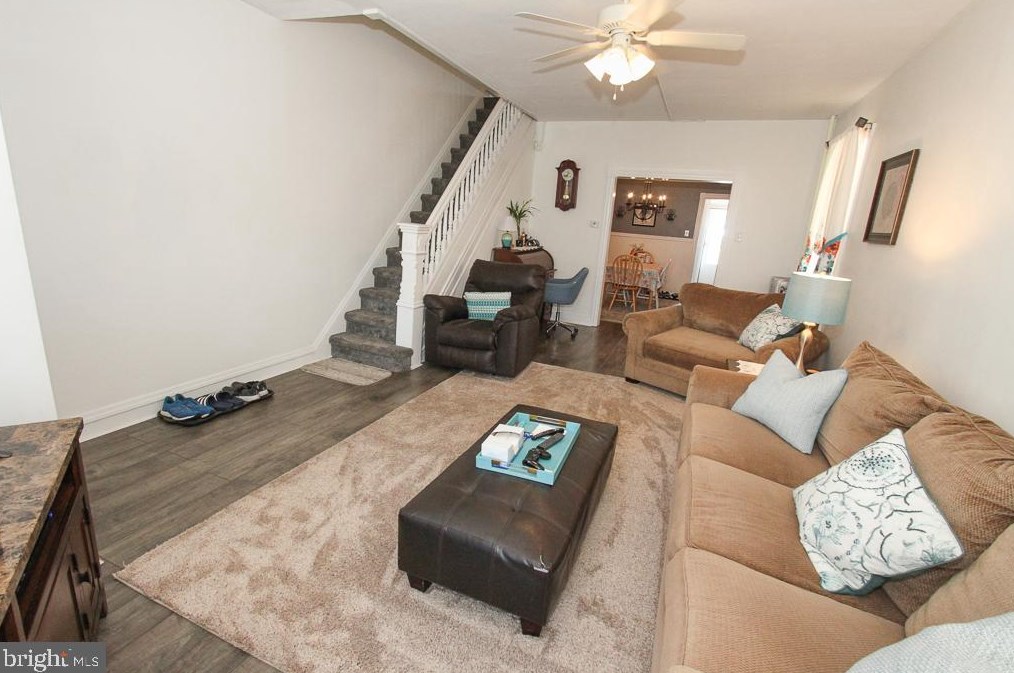 14 4th St, Spangsville, PA 19512-1117