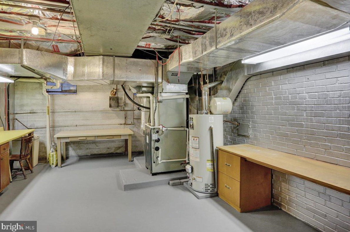 504 Elizabeth Ave, Reading PA  19605-2542 exterior