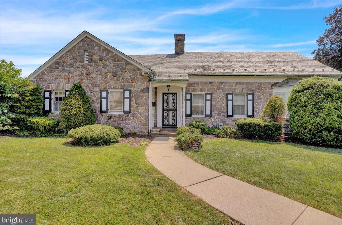 504 Elizabeth Ave, Reading PA  19605-2542 exterior