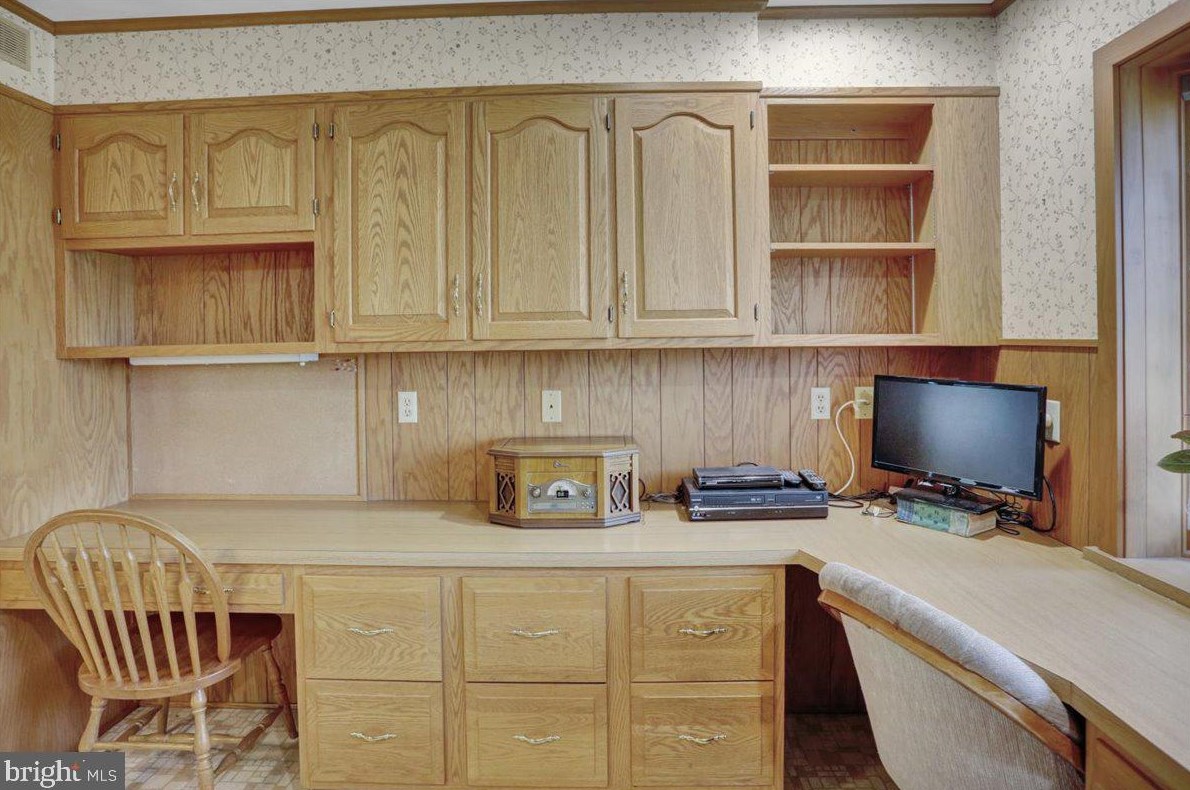 504 Elizabeth Ave, Reading PA  19605-2542 exterior