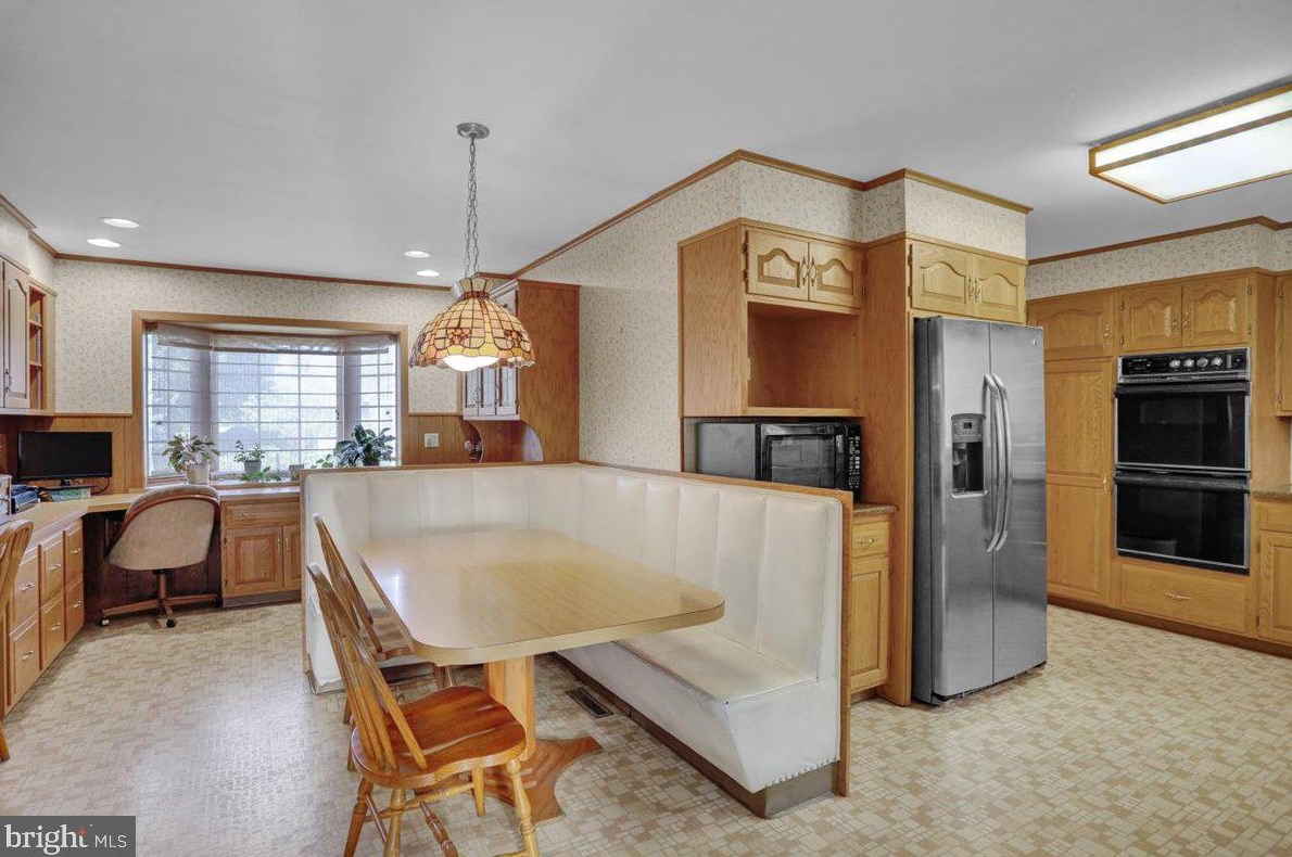 504 Elizabeth Ave, Reading PA  19605-2542 exterior