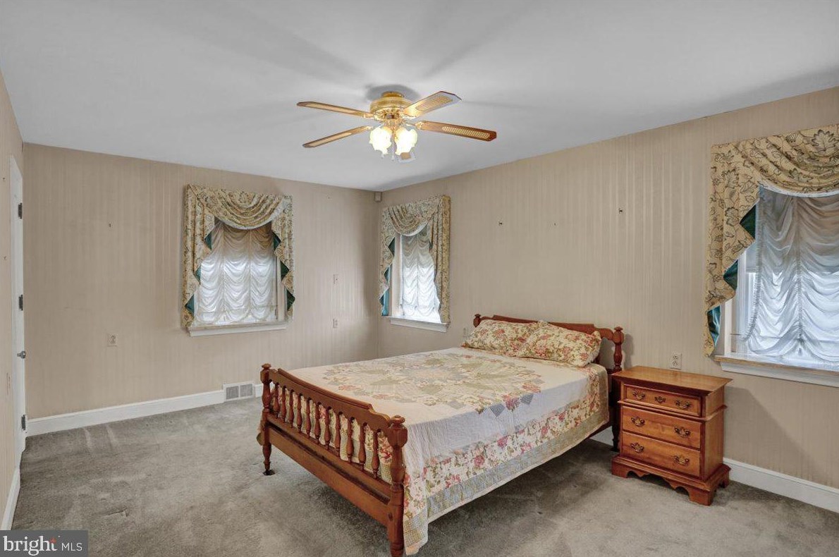 504 Elizabeth Ave, Reading PA  19605-2542 exterior