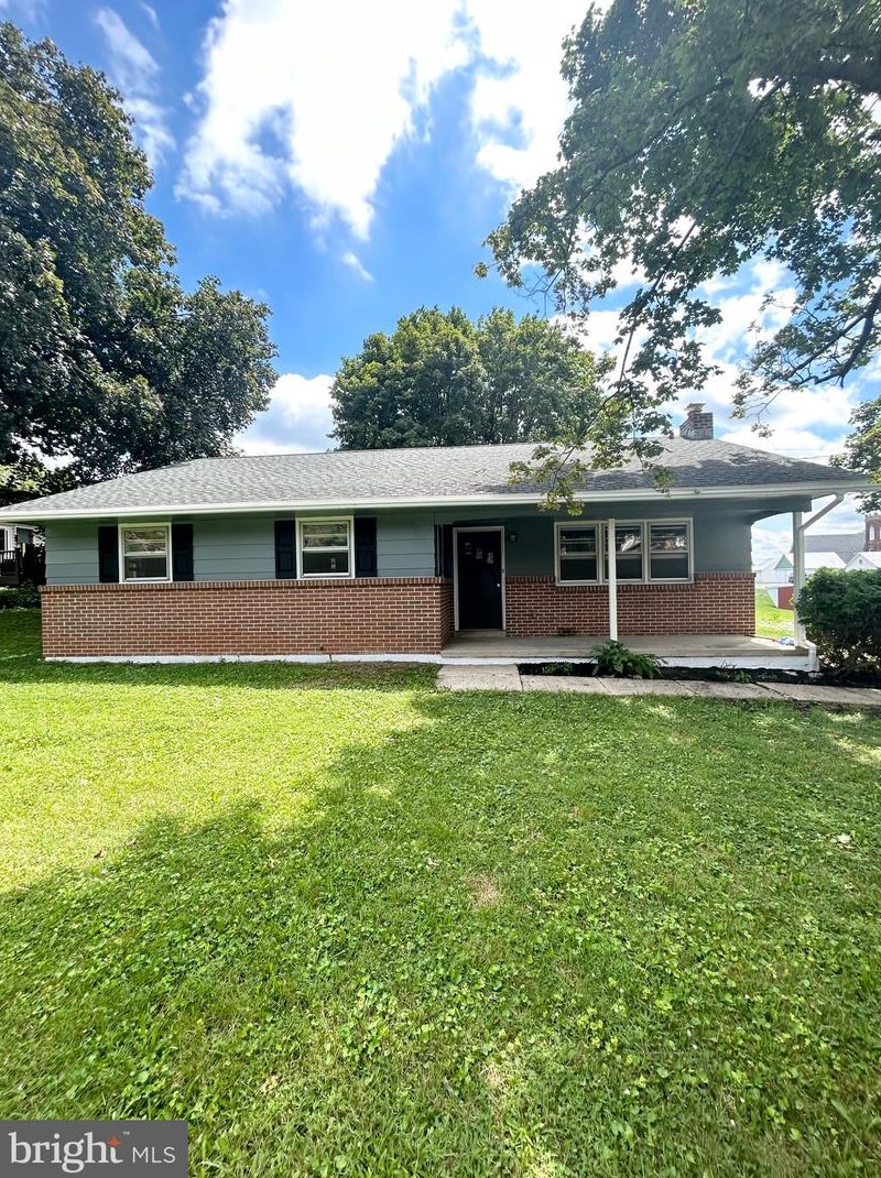 13 Water St, Basket, PA 19547-8720