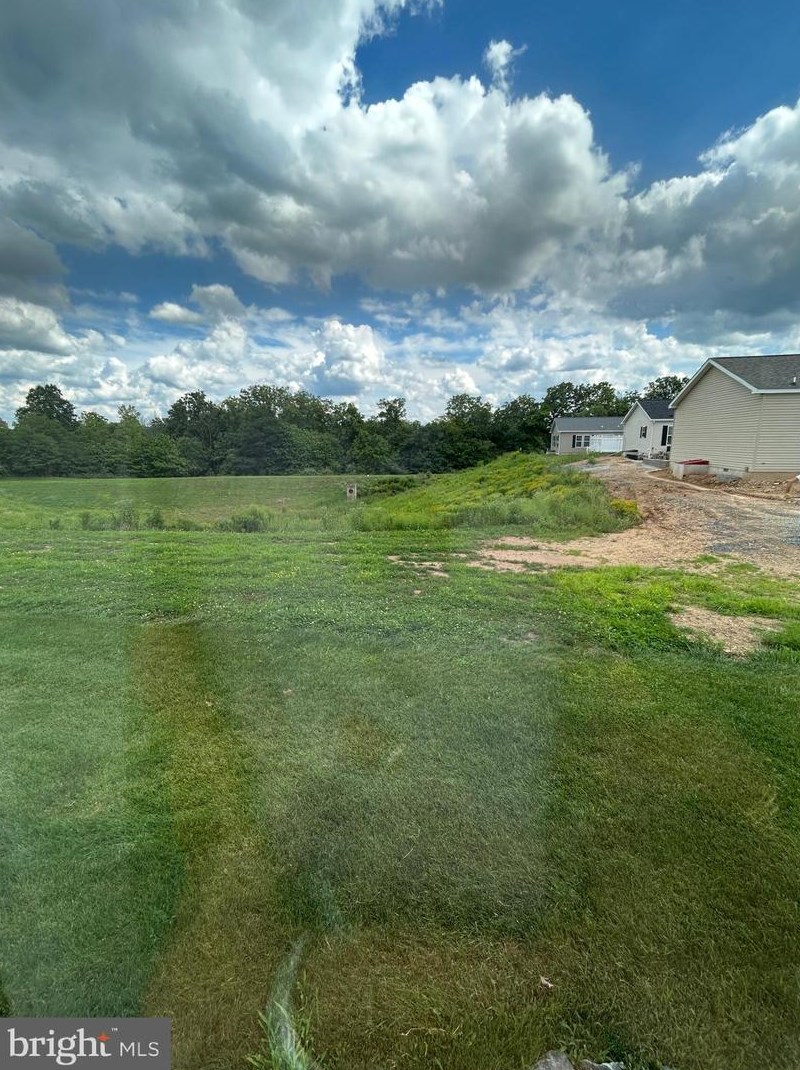 124 Random Rd, Douglassville PA  19518-1943 exterior