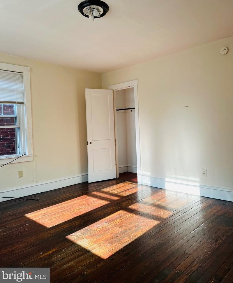 1215 5th St, Reading, PA 19601-1811
