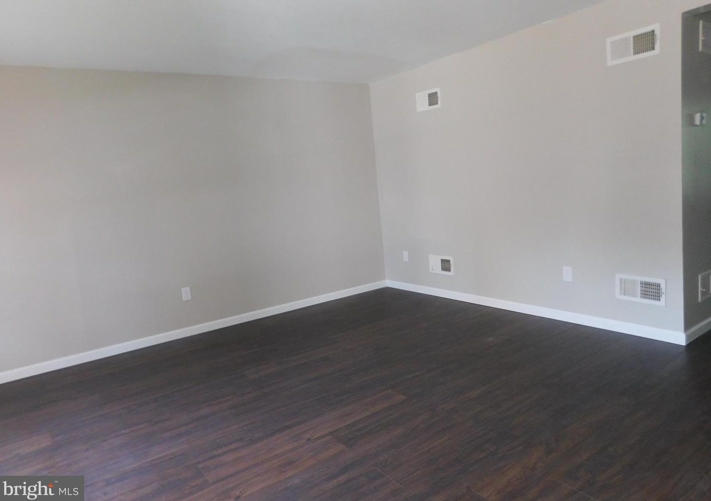 32 N Canal St, Dauberville, PA 19533