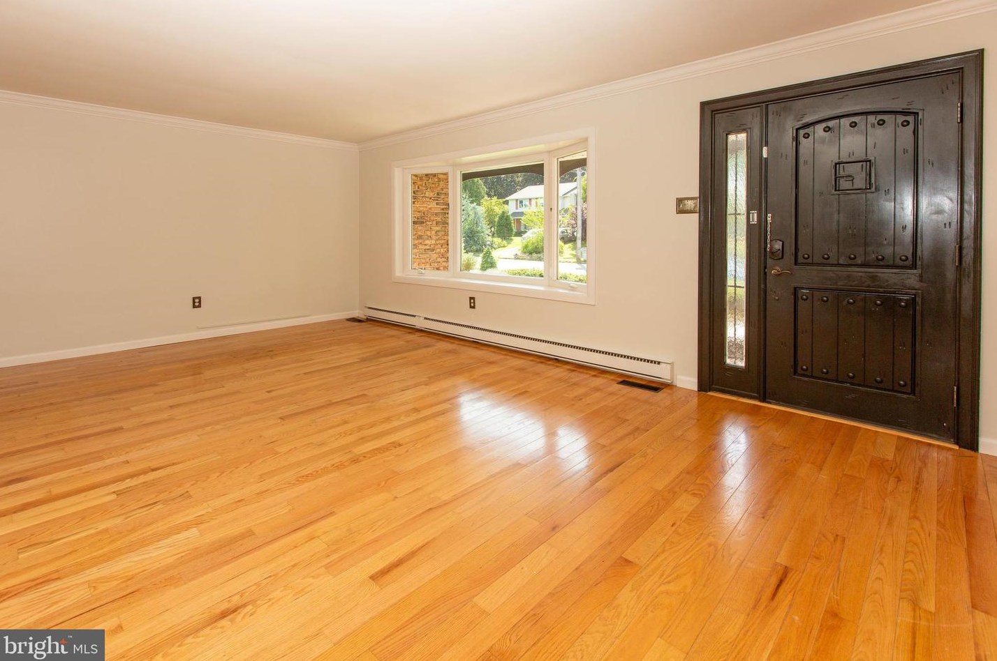 305 Willowwood Dr, Douglassville, PA 19518-1111