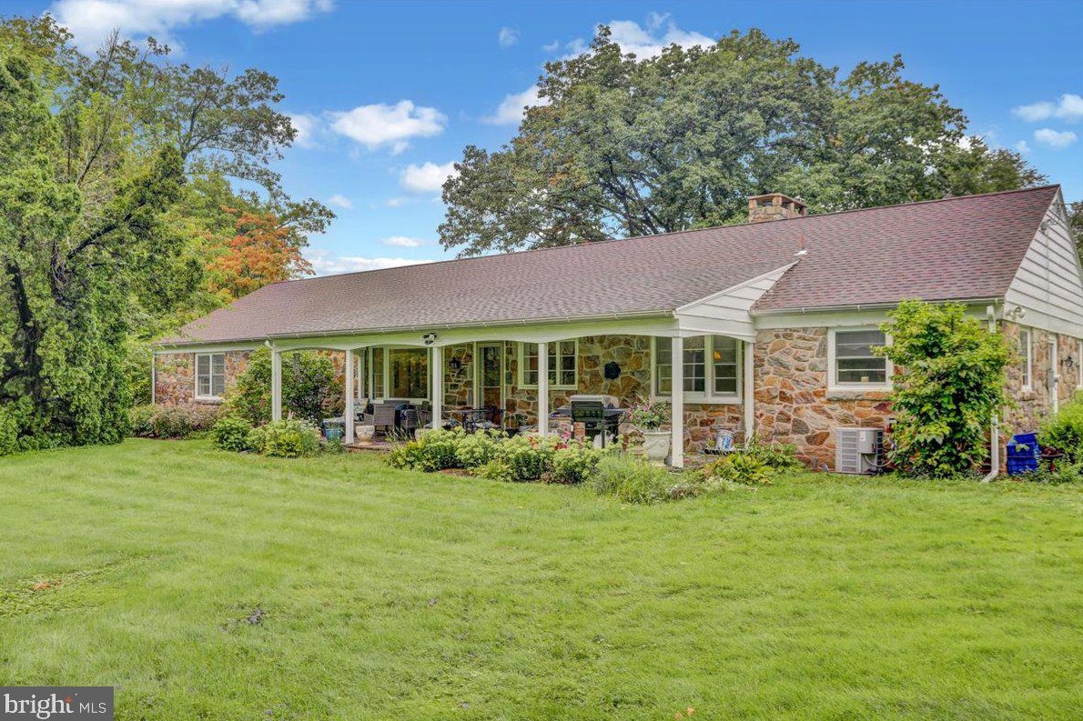 5500 Fairway Dr, Reading PA  19606-3659 exterior