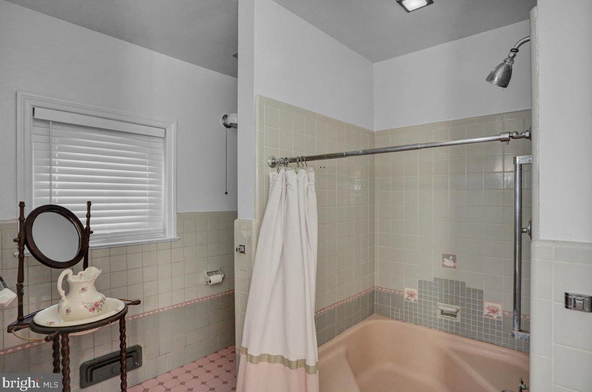 5500 Fairway Dr, Reading PA  19606-3659 exterior