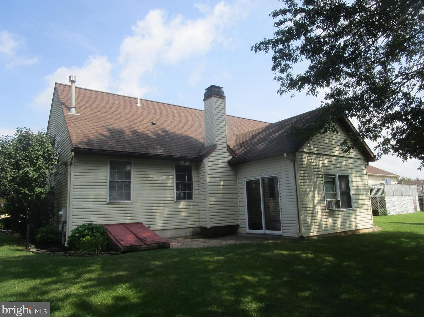 24 Waxwood Rd, Shoemakersville, PA 19555