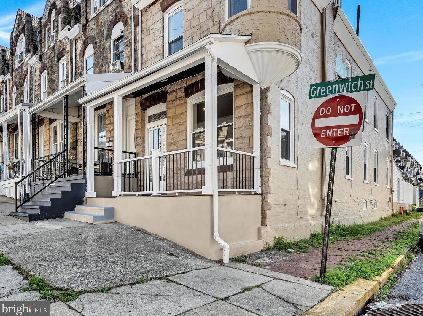 1128 Greenwich St, Reading, PA 19604-2645