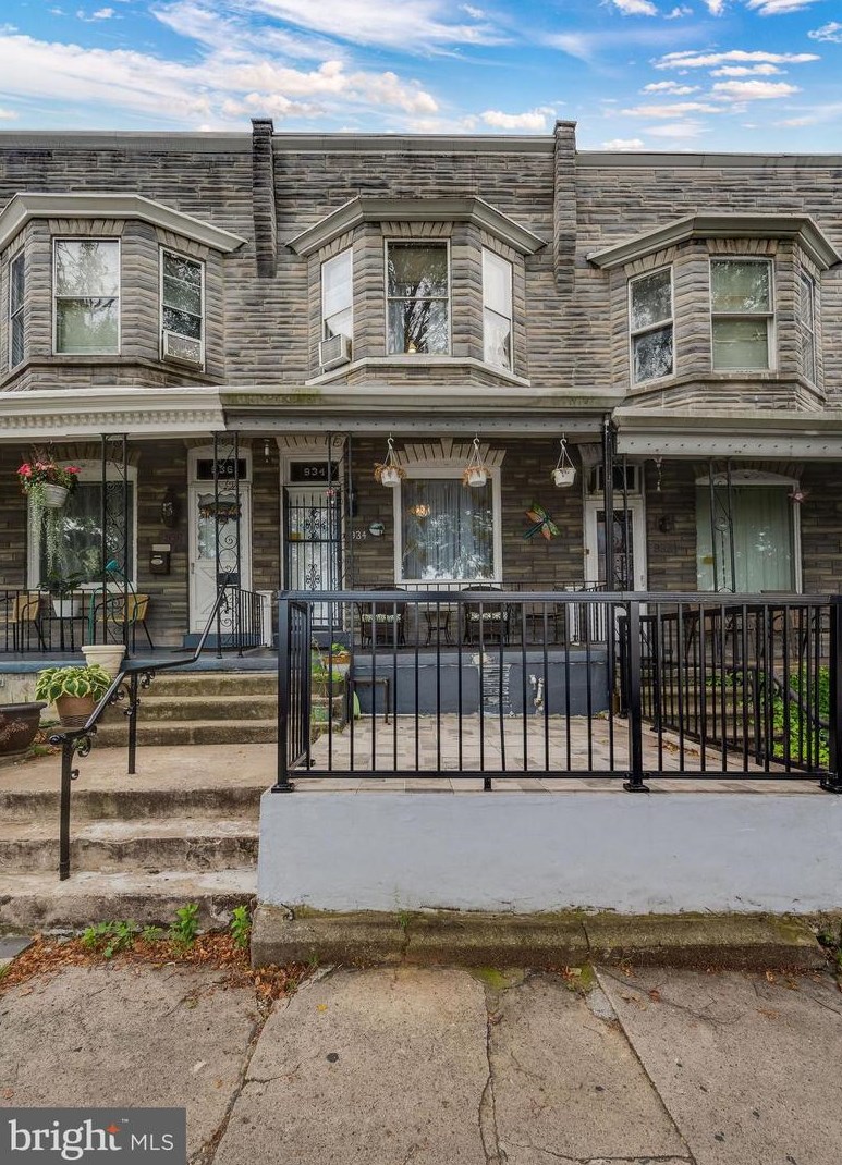934 Spring St, Reading, PA 19604-2242