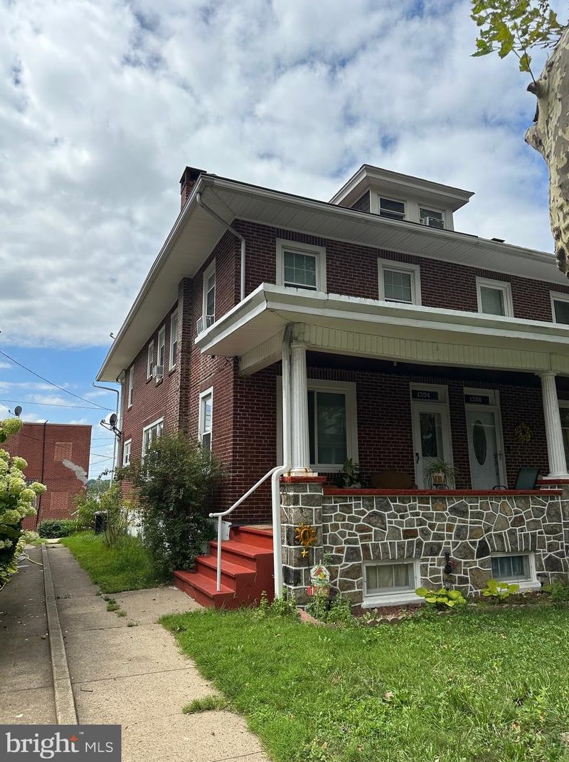 1304 13th St, Reading, PA 19604-1924