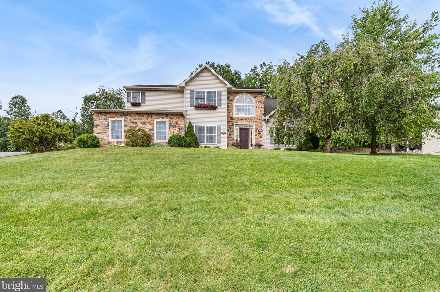 149 Roja Ln, Mertztown, PA 19539-9730
